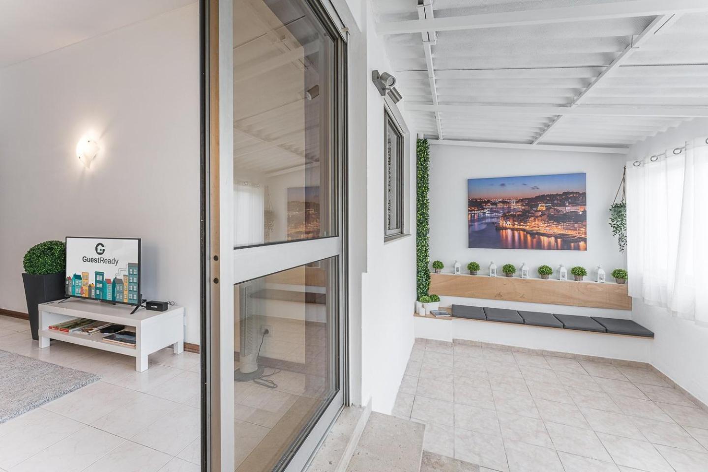 Guestready - Modern Cosy Apartment With A Terrace Порту Экстерьер фото